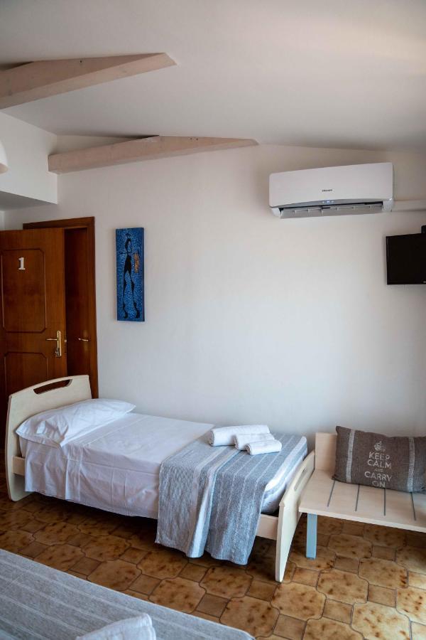 Queen'S Bed & Breakfast Grisolia Exterior foto