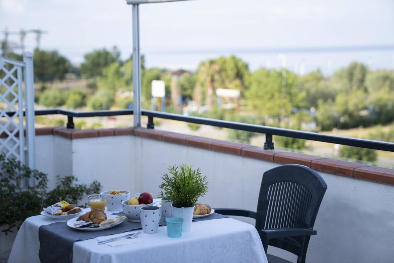 Queen'S Bed & Breakfast Grisolia Exterior foto