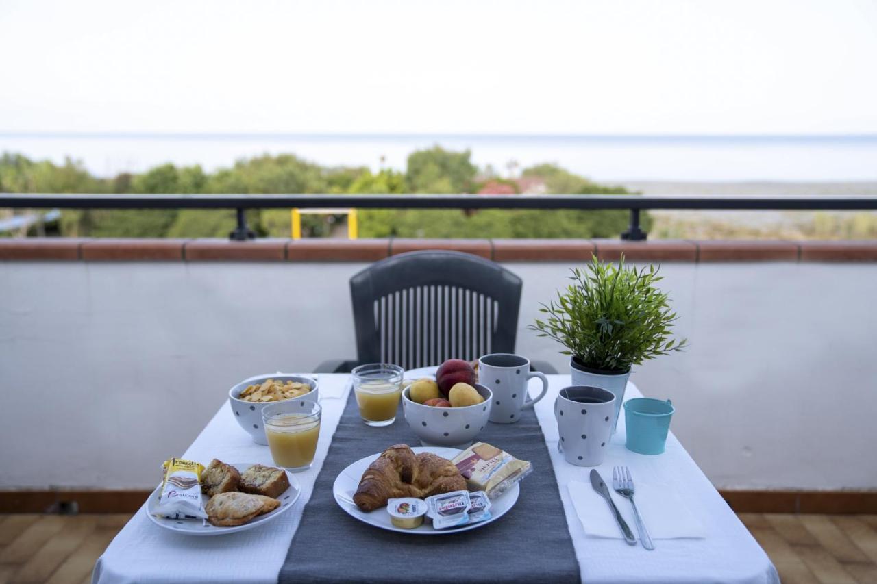 Queen'S Bed & Breakfast Grisolia Exterior foto